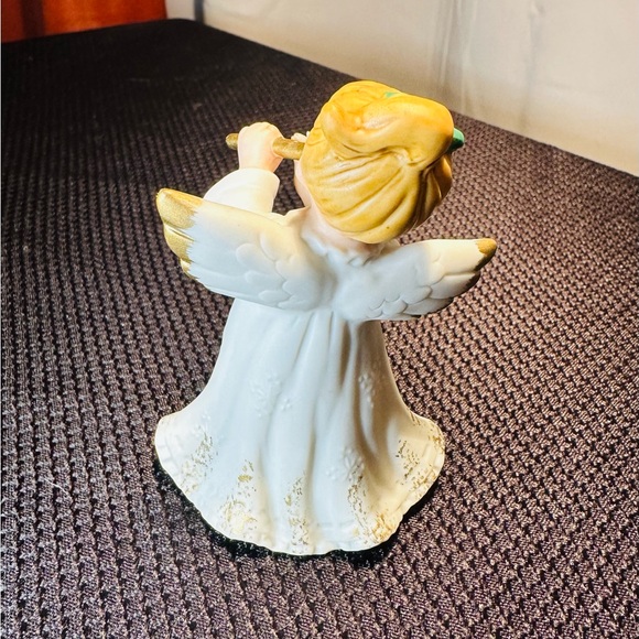 Vintage Lefton Angel Playing Flute - Picture 2 of 6
